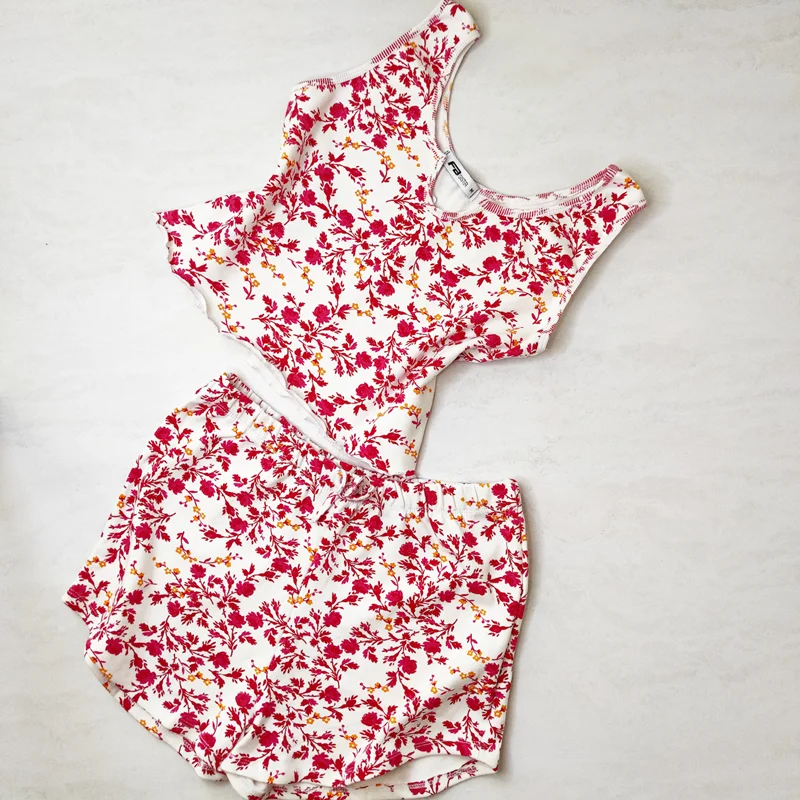 کراپ تاپ و شورتک کبریتی