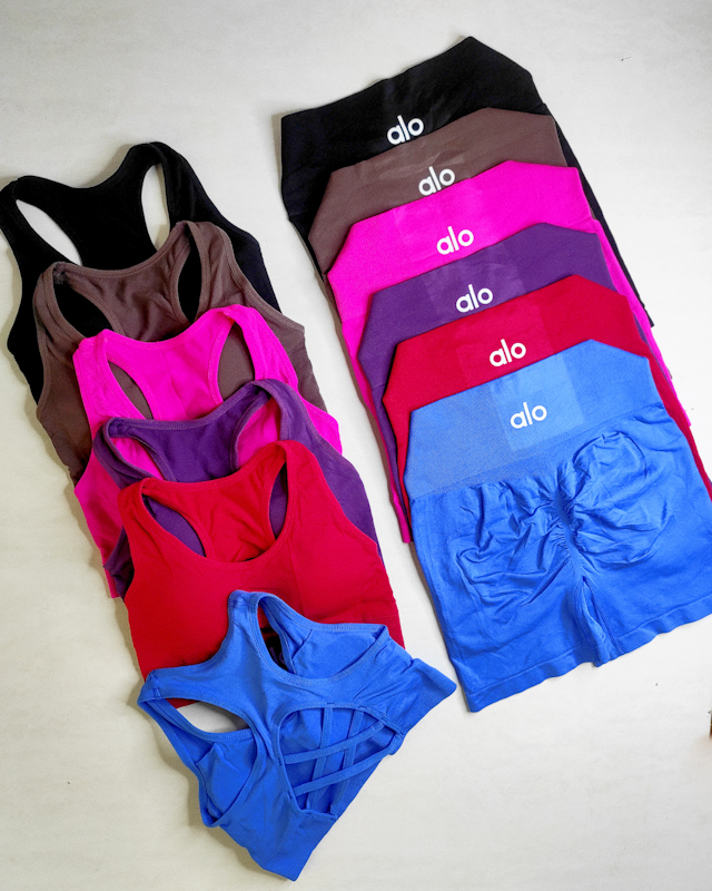 ست ورزشی سیملس نیم تنه شورتک alo