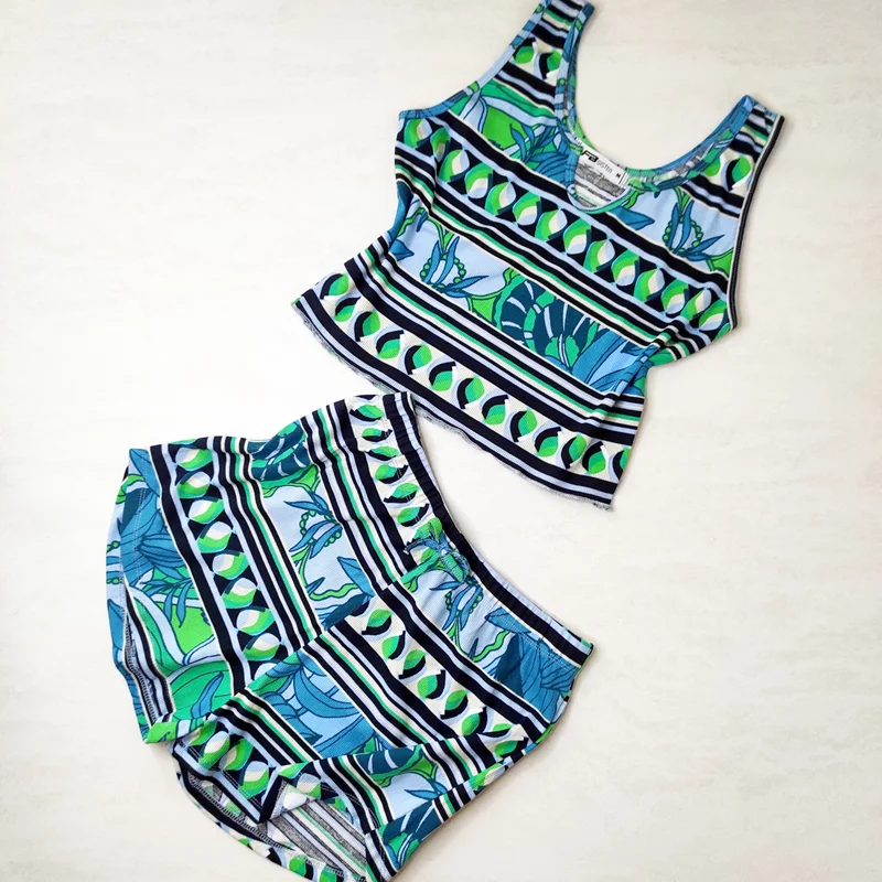 کراپ تاپ و شورتک کبریتی